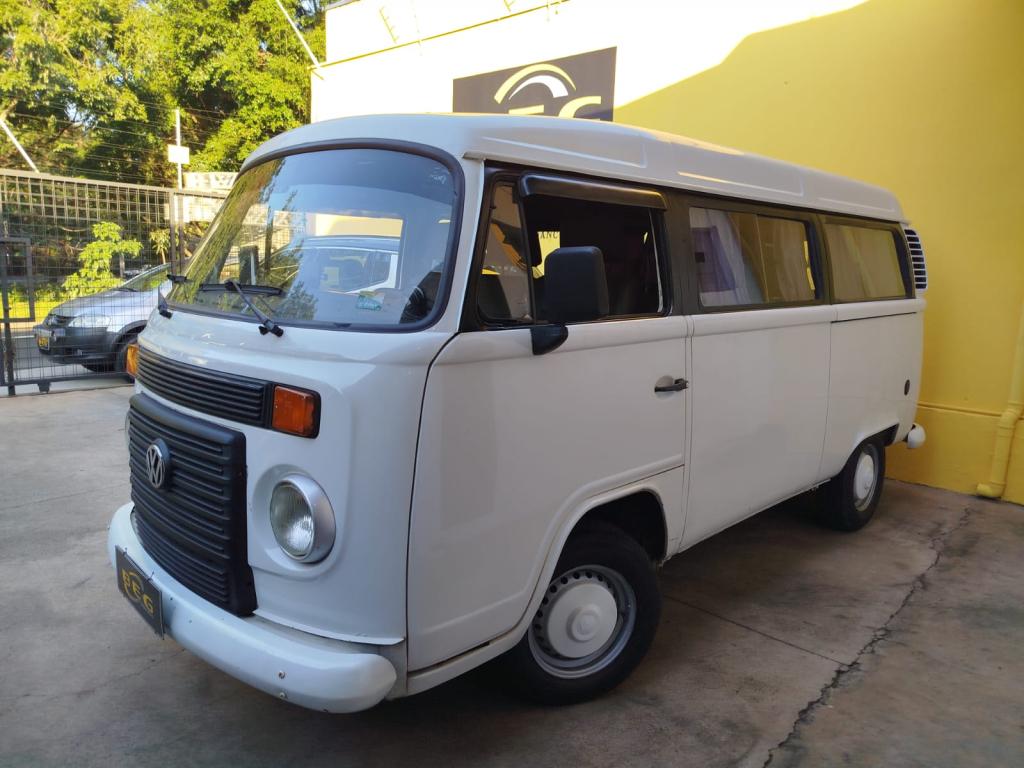 VOLKSWAGEN Kombi